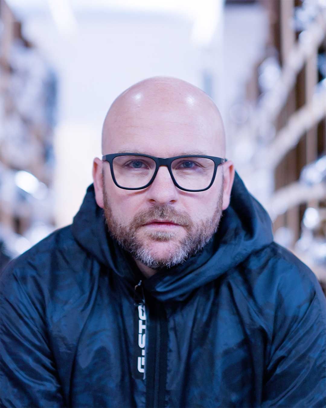 Andreas Carlsson with a camera